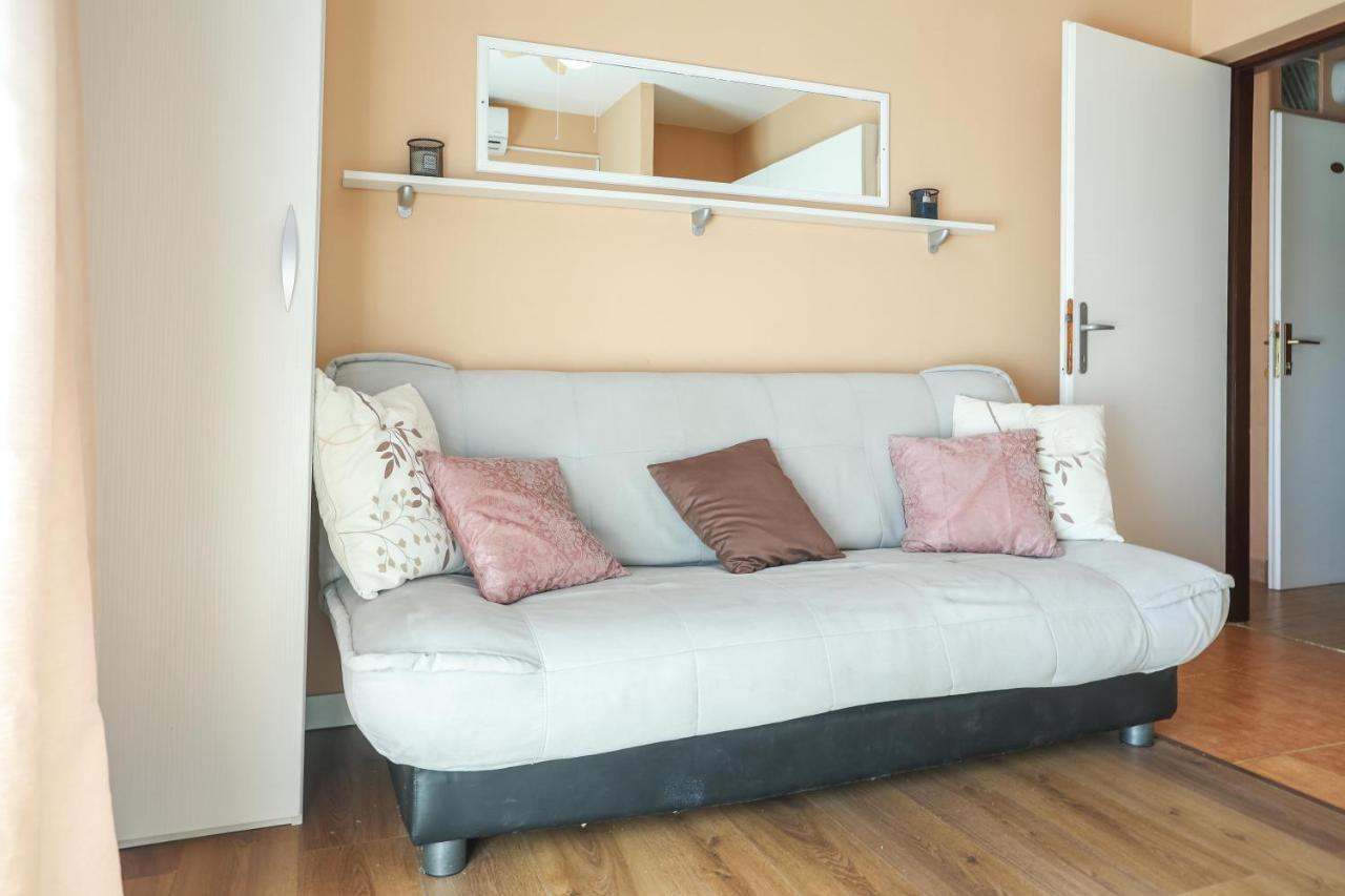 Apartments And Rooms Sinka Биоград на Мору Екстериор снимка
