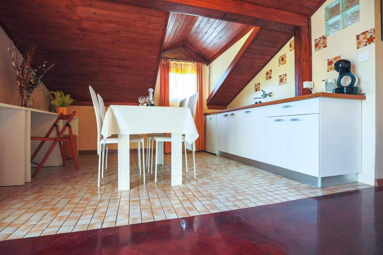 Apartments And Rooms Sinka Биоград на Мору Екстериор снимка