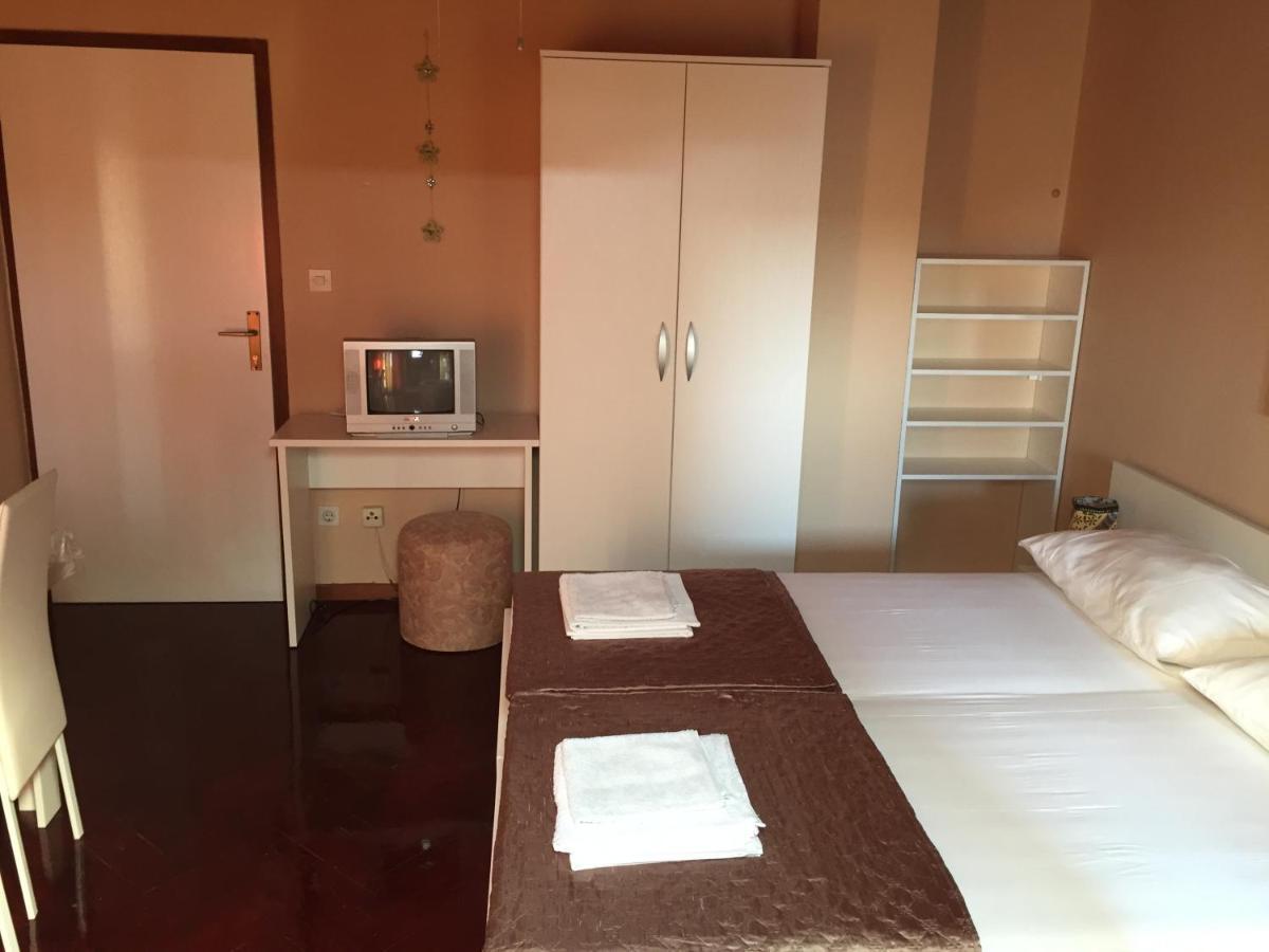 Apartments And Rooms Sinka Биоград на Мору Екстериор снимка